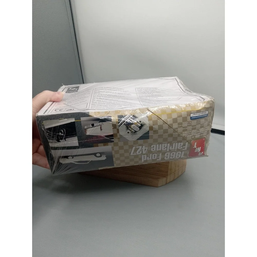 1/25 SCALE AMT  MODEL KIT 1966‎ FORD FAIRLANE 427 #38214 Smashed Box